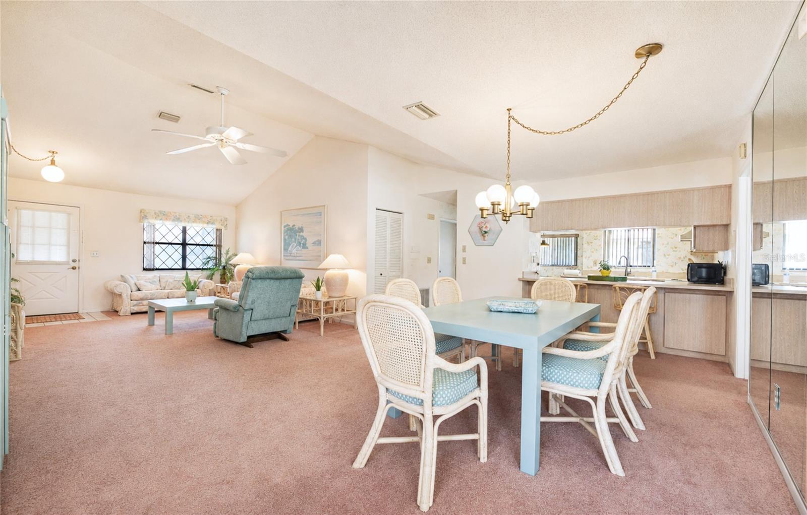 21 WEDGEWOOD LN