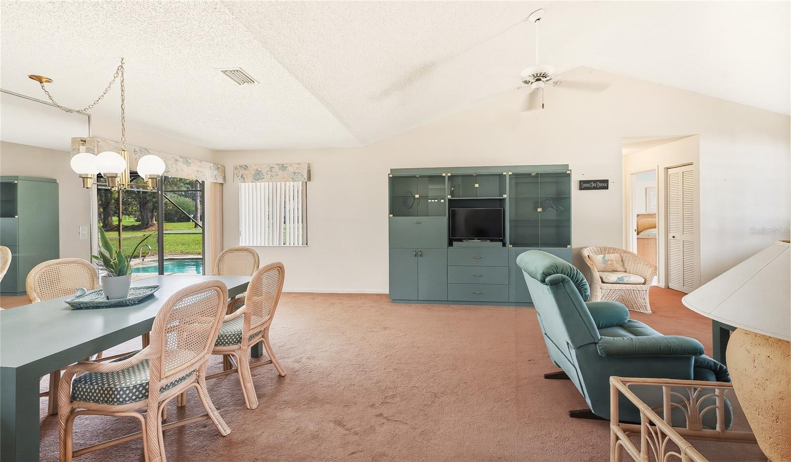 21 WEDGEWOOD LN