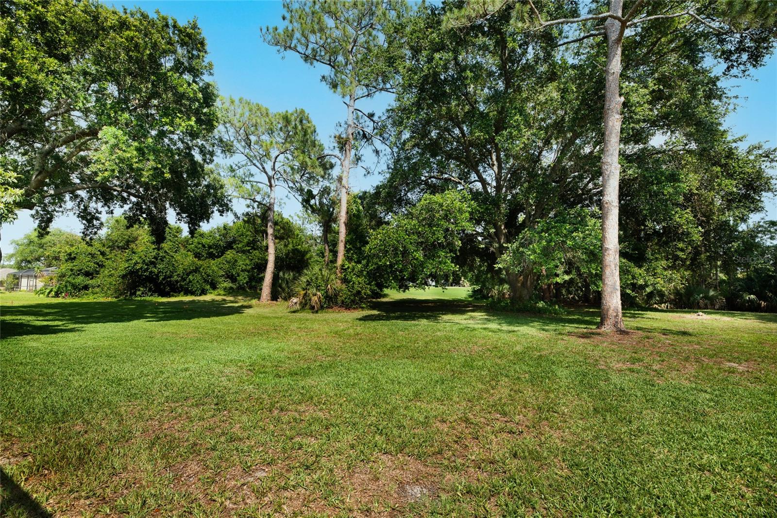 21 WEDGEWOOD LN