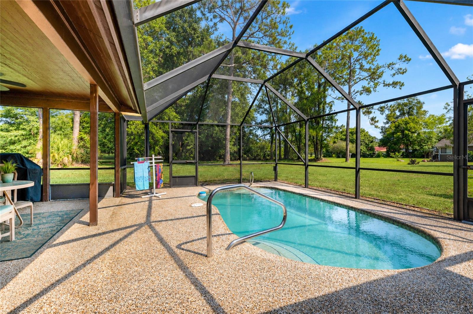 21 WEDGEWOOD LN
