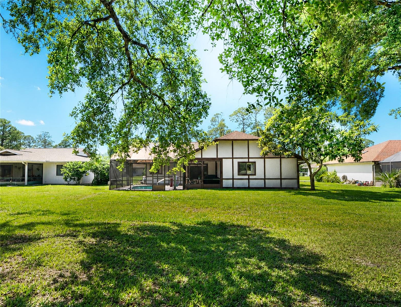 21 WEDGEWOOD LN