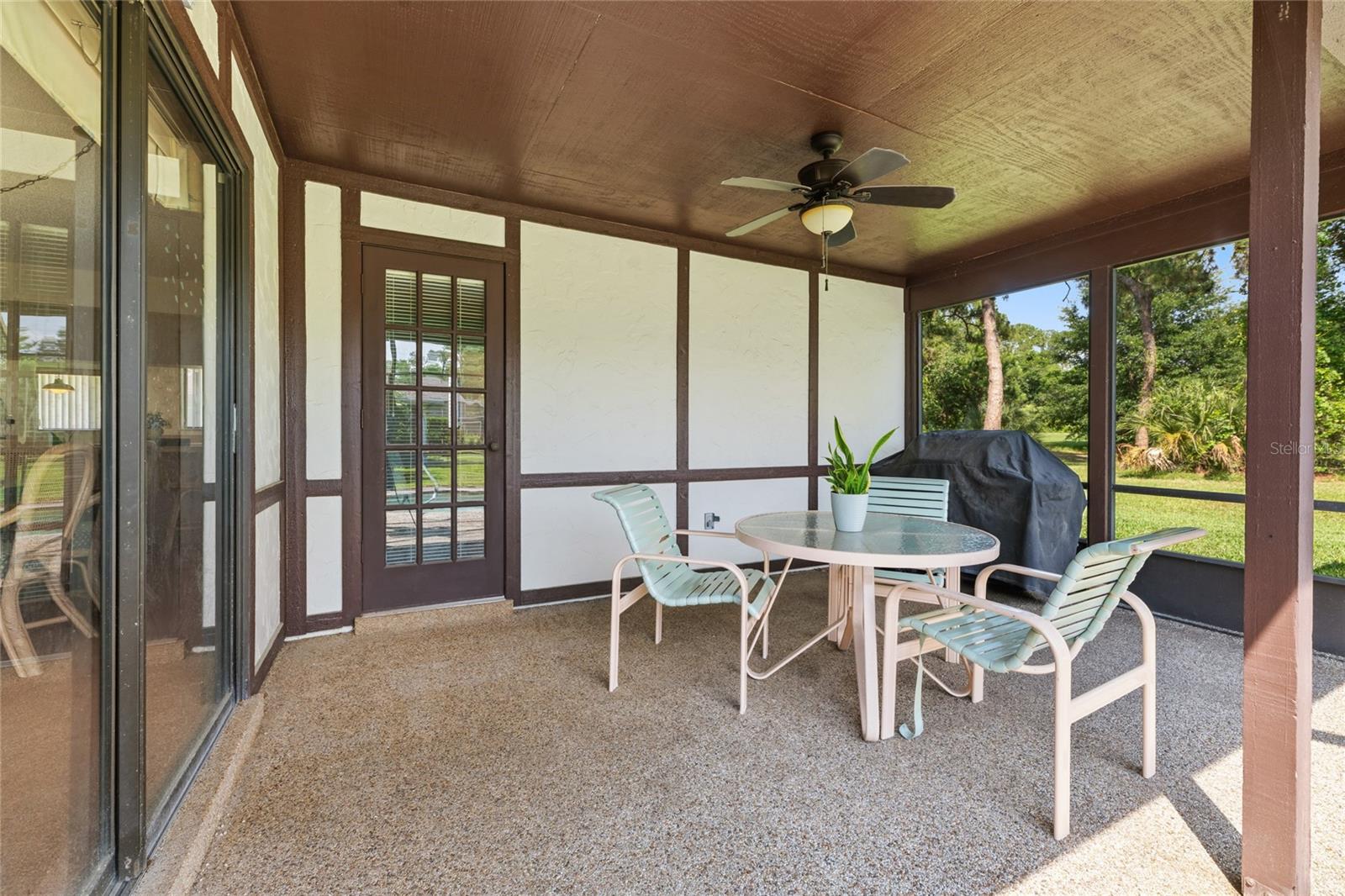 21 WEDGEWOOD LN