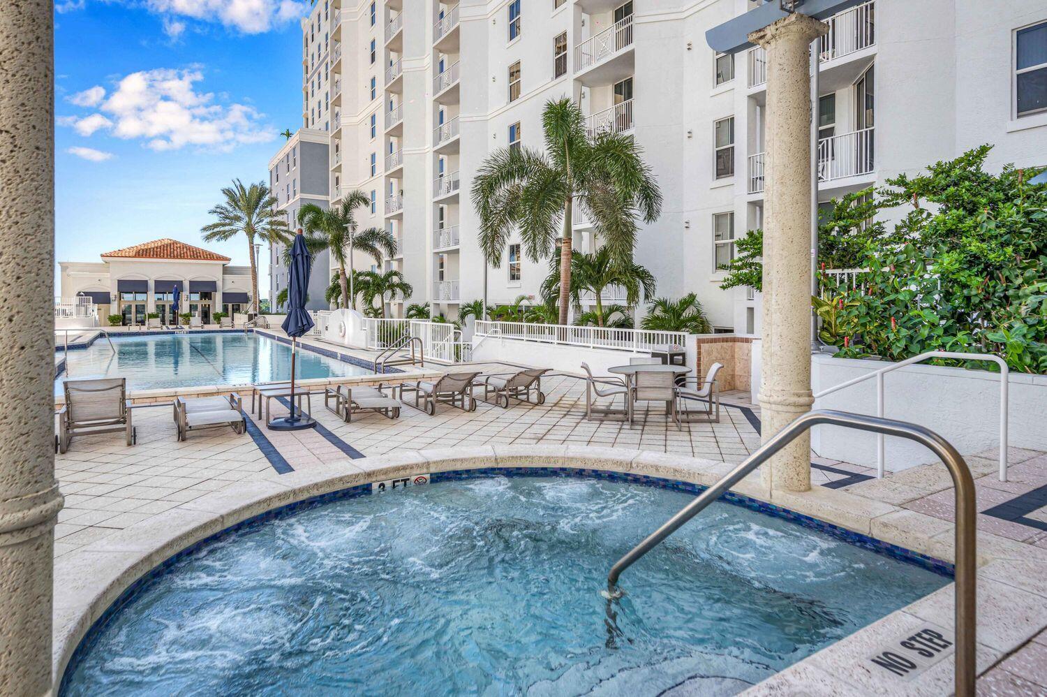 255 Evernia Street 407