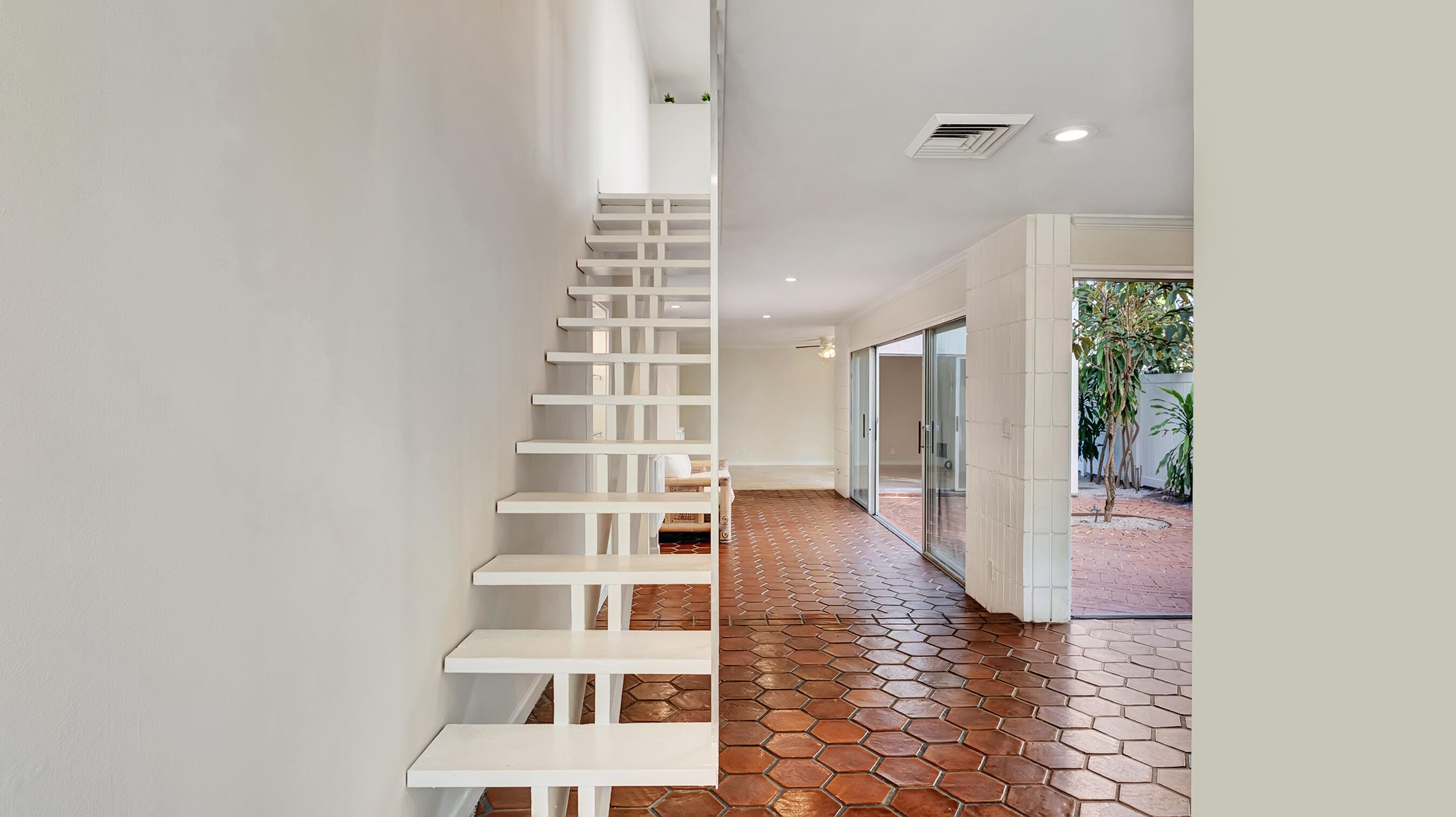 4105 Washington Road