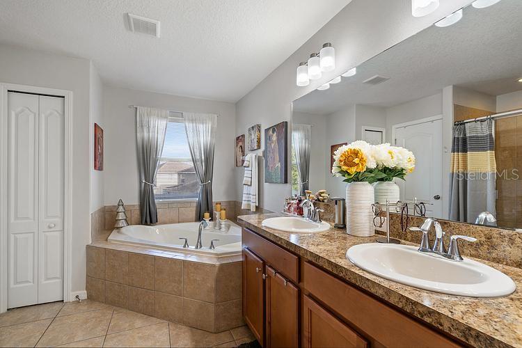 15658 AVENUE OF THE ARBORS