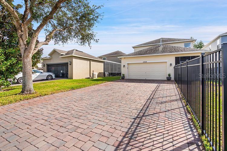 15658 AVENUE OF THE ARBORS