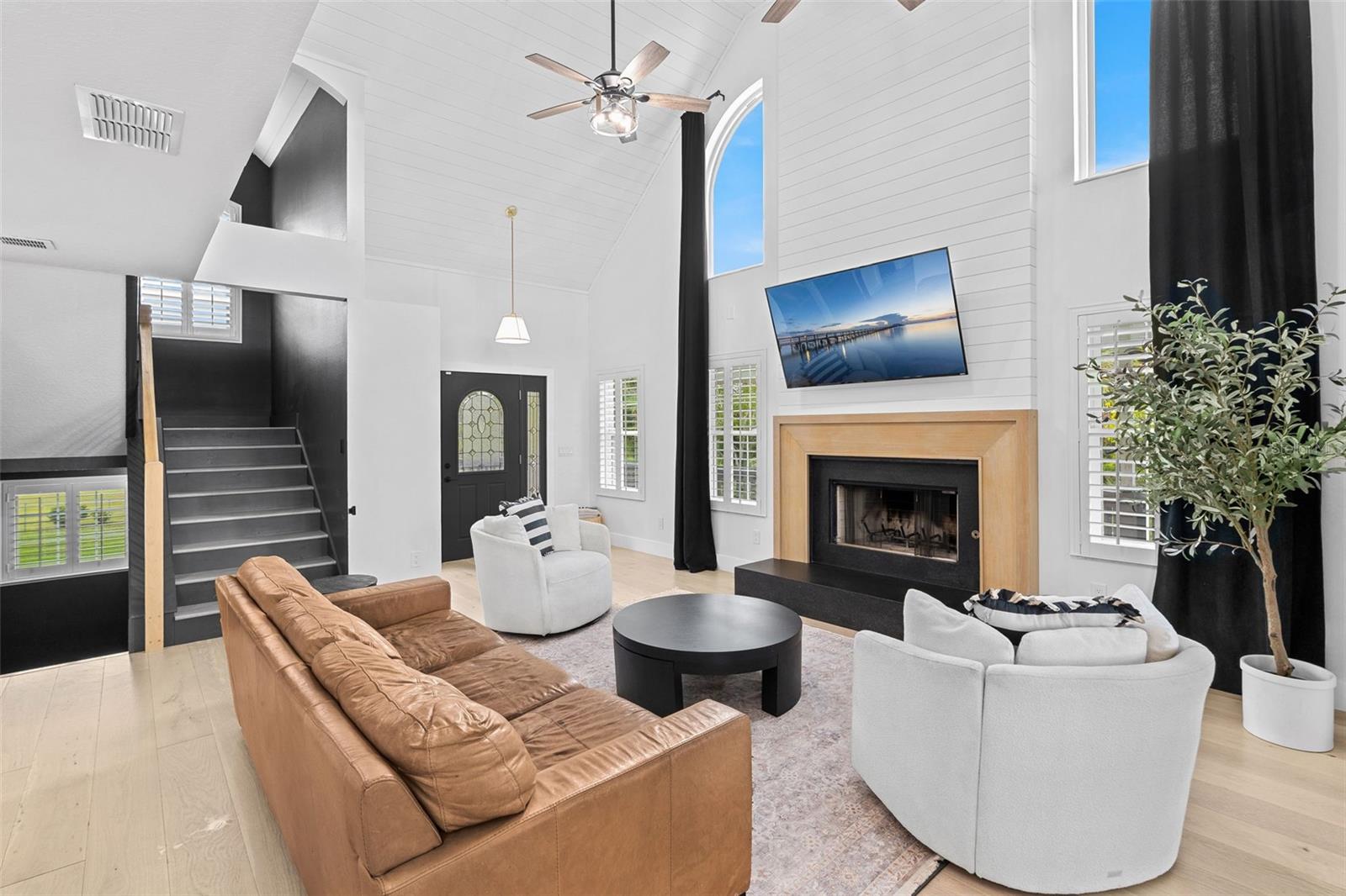 16692 LAKE PICKETT RD