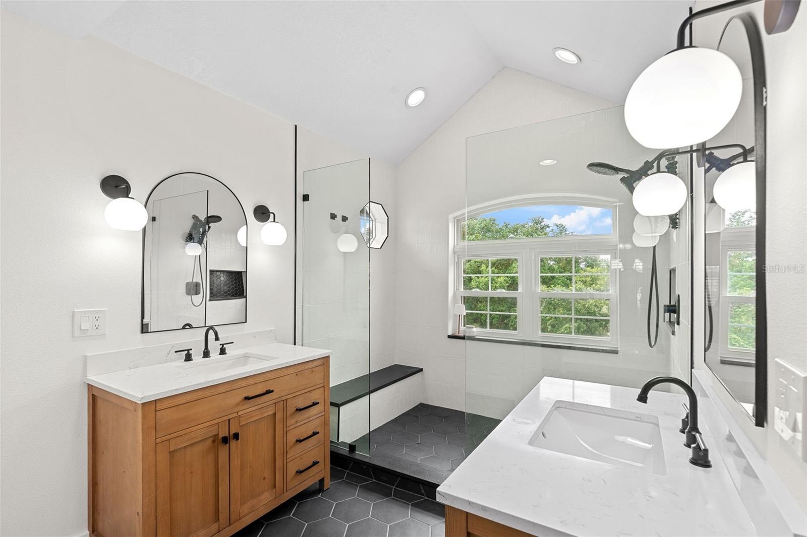 16692 LAKE PICKETT RD