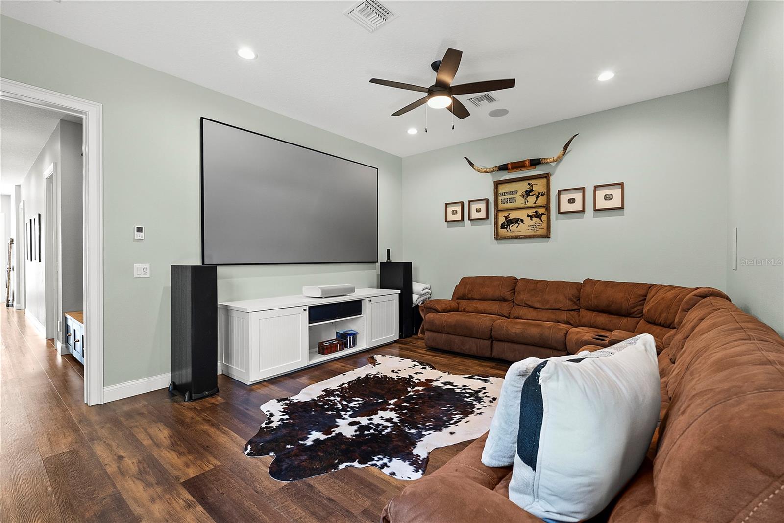 504 YELLOW SUBMARINE CT