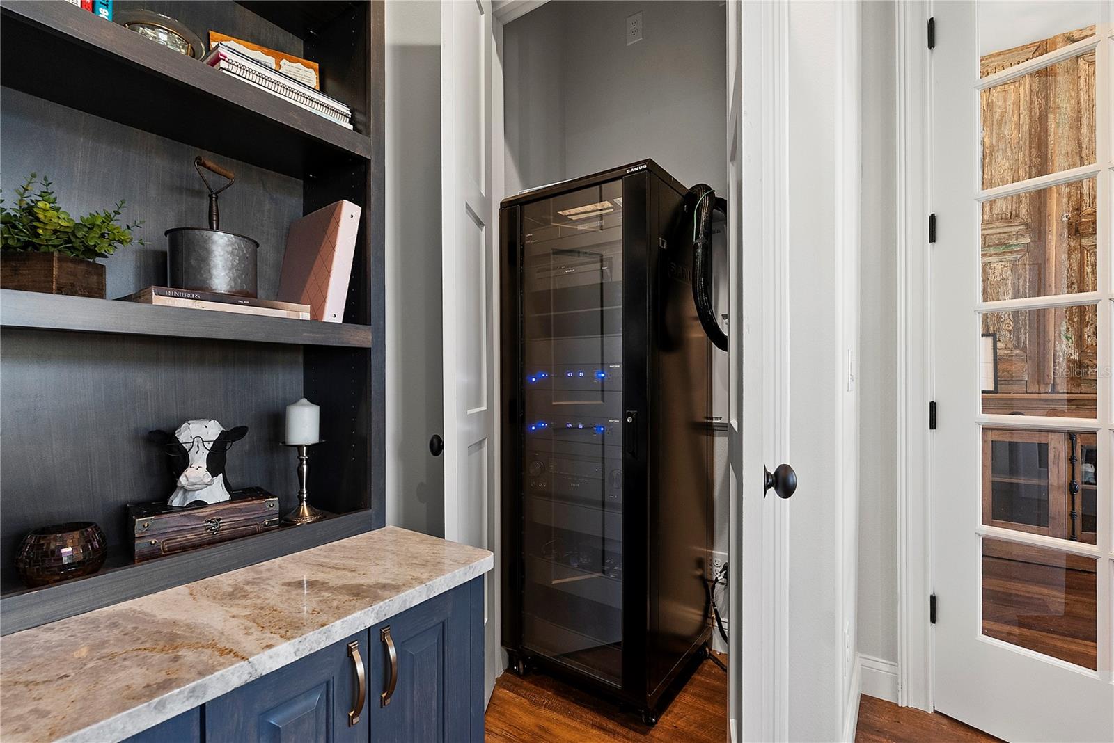 504 YELLOW SUBMARINE CT