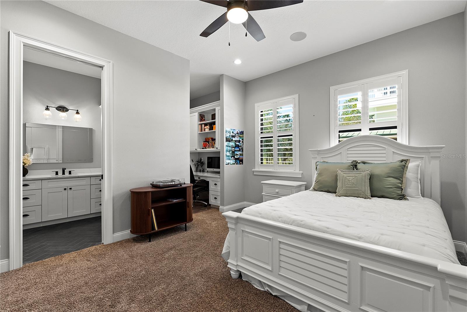 504 YELLOW SUBMARINE CT