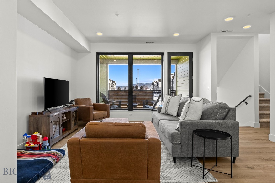 315 W Peach 1