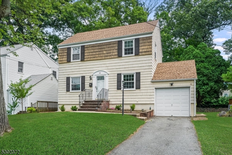 44 Amherst Pl