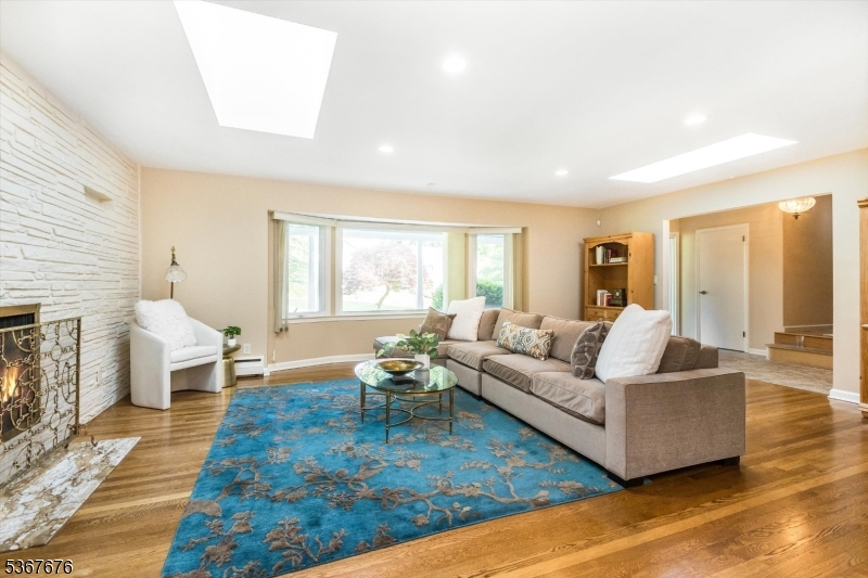 13 Oxford Dr
