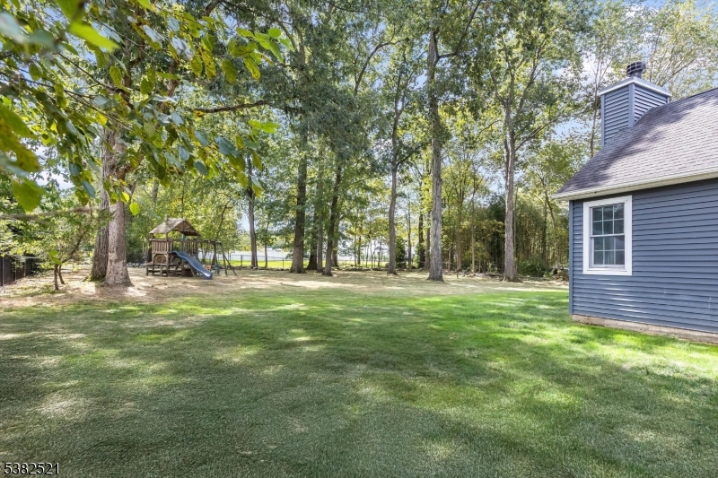18 East Dr
