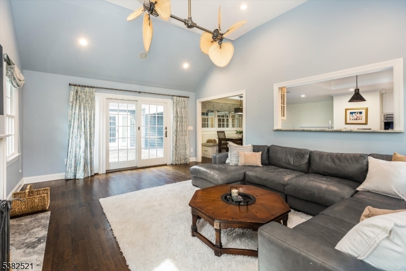 18 East Dr