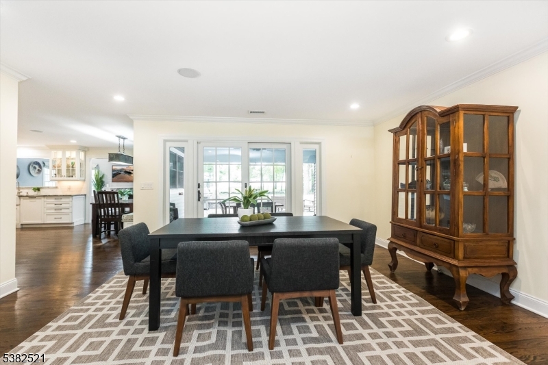 18 East Dr