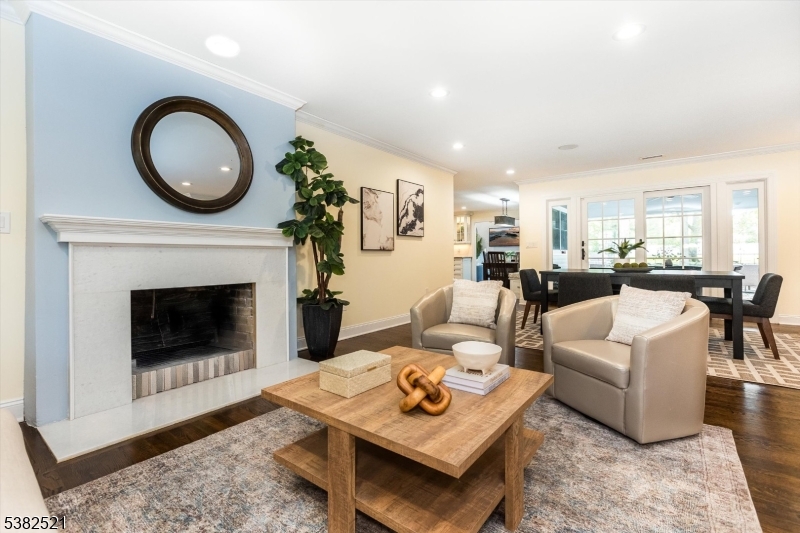 18 East Dr