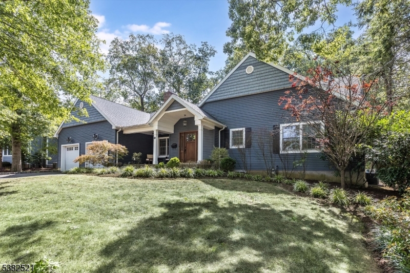 18 East Dr