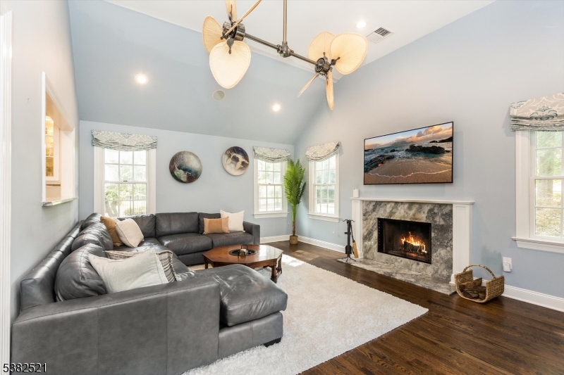 18 East Dr