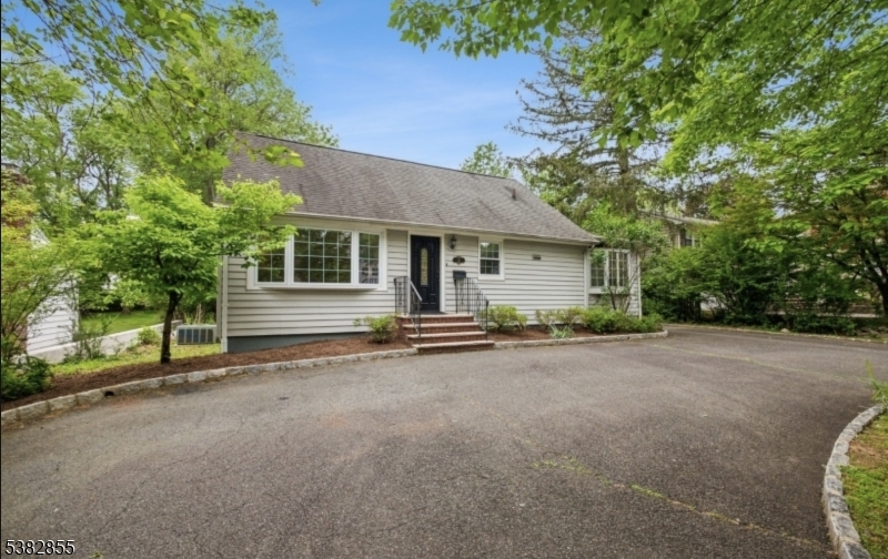147 W Northfield Rd