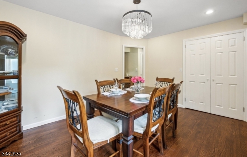147 W Northfield Rd