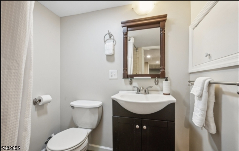 147 W Northfield Rd