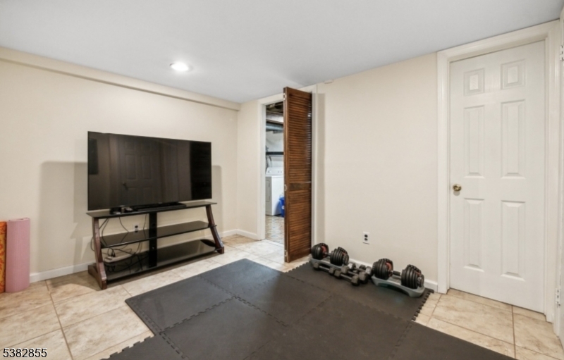 147 W Northfield Rd