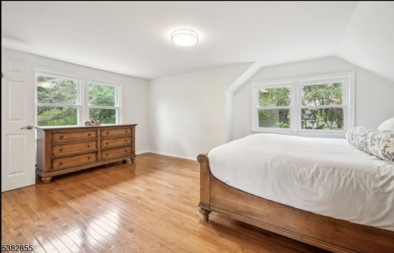 147 W Northfield Rd