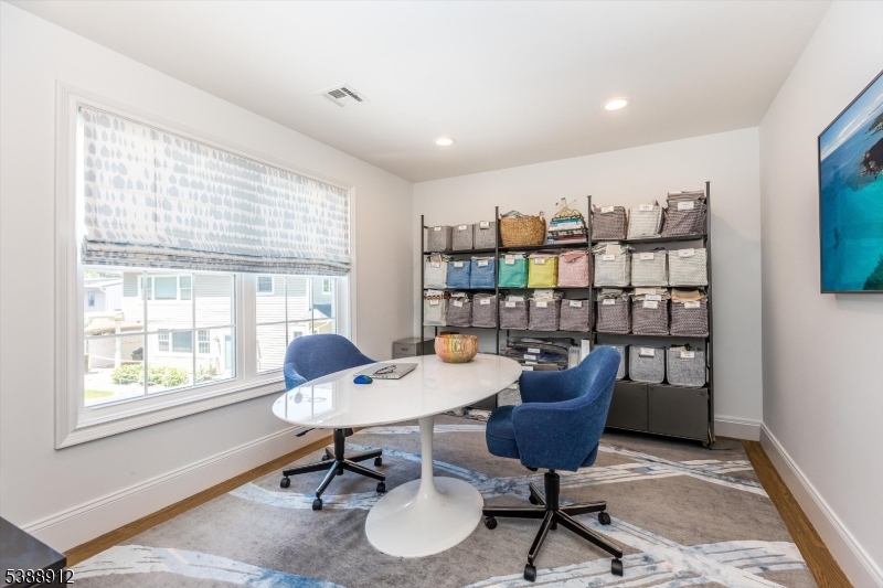 16 Fernwood Rd