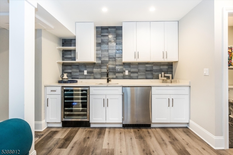 16 Fernwood Rd