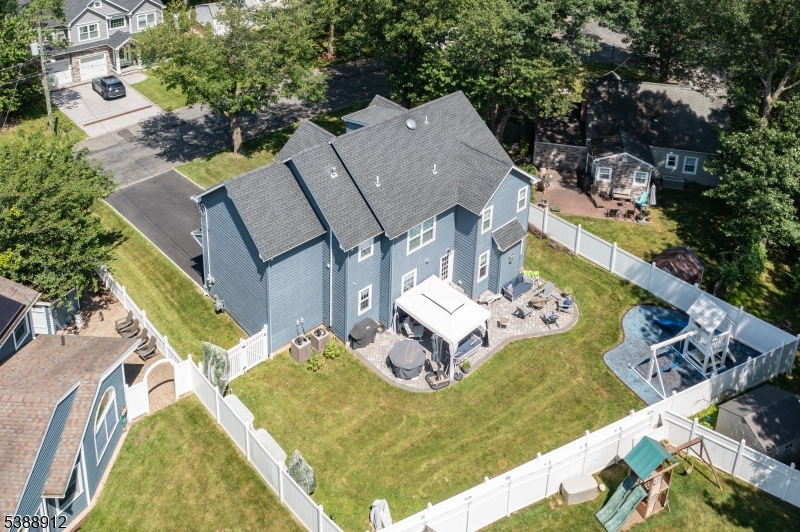 16 Fernwood Rd