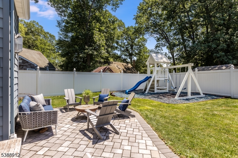 16 Fernwood Rd