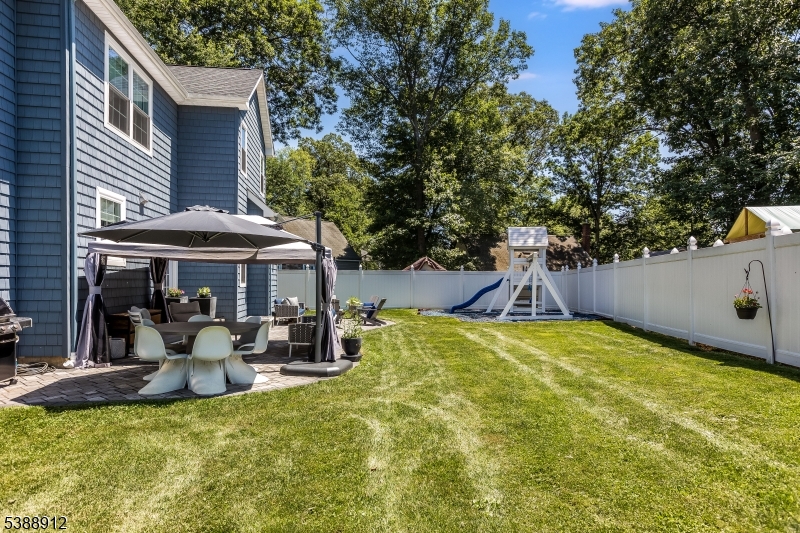 16 Fernwood Rd