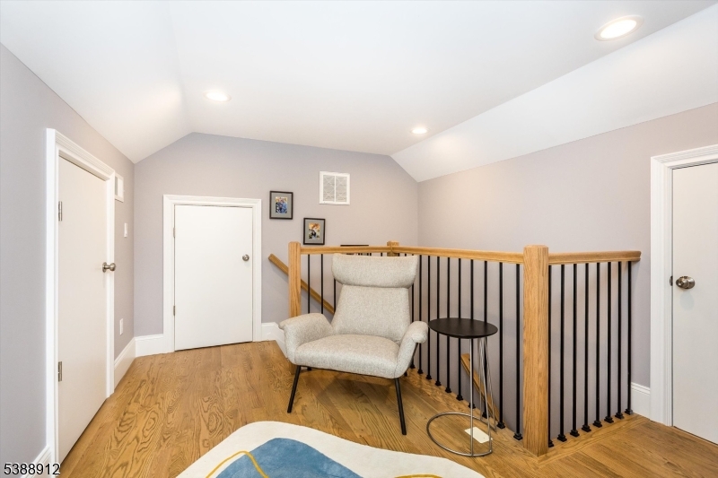 16 Fernwood Rd
