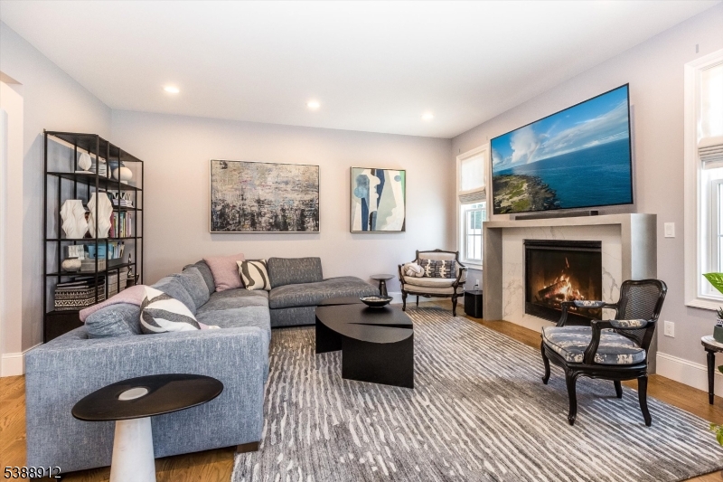 16 Fernwood Rd