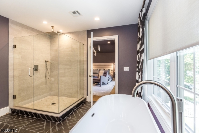 16 Fernwood Rd