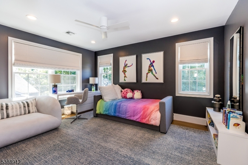 16 Fernwood Rd