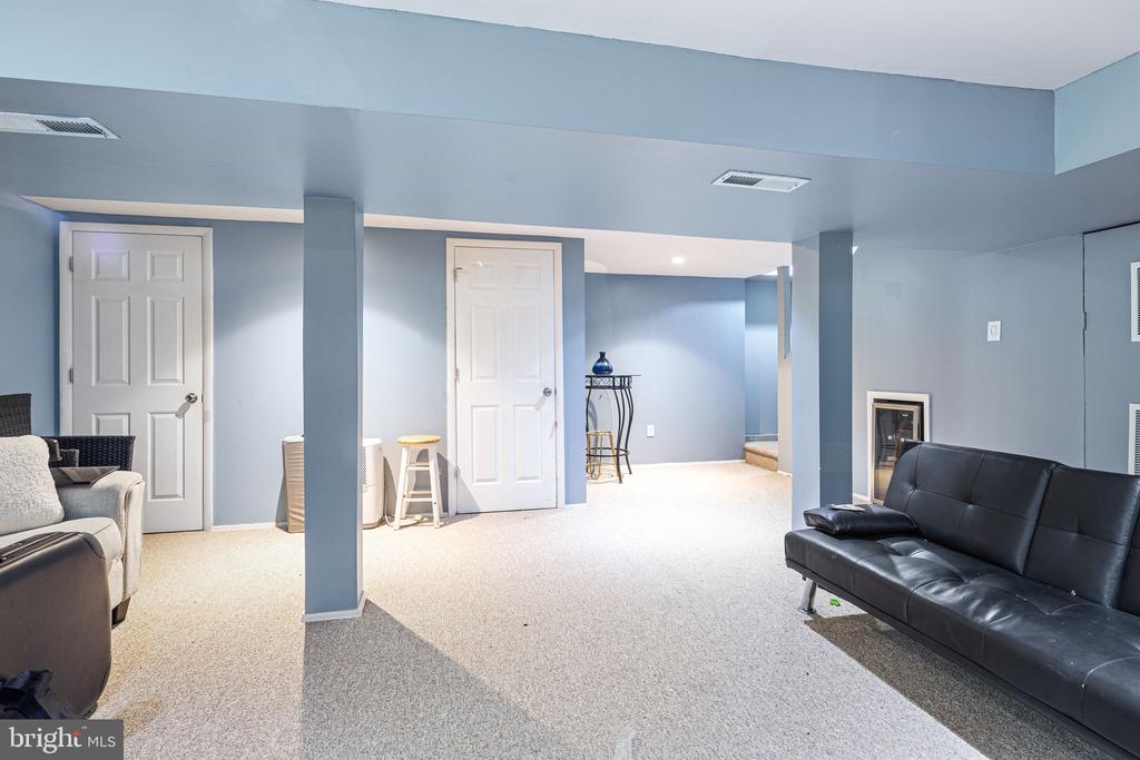 4 FAIRWAY BOULEVARD