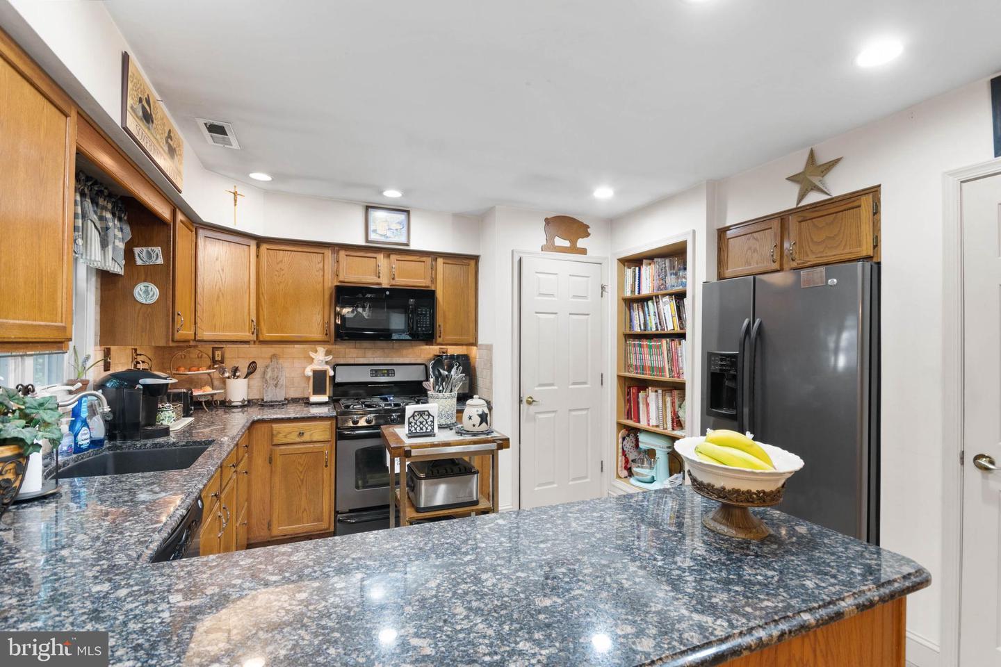 16 Cypress Ct