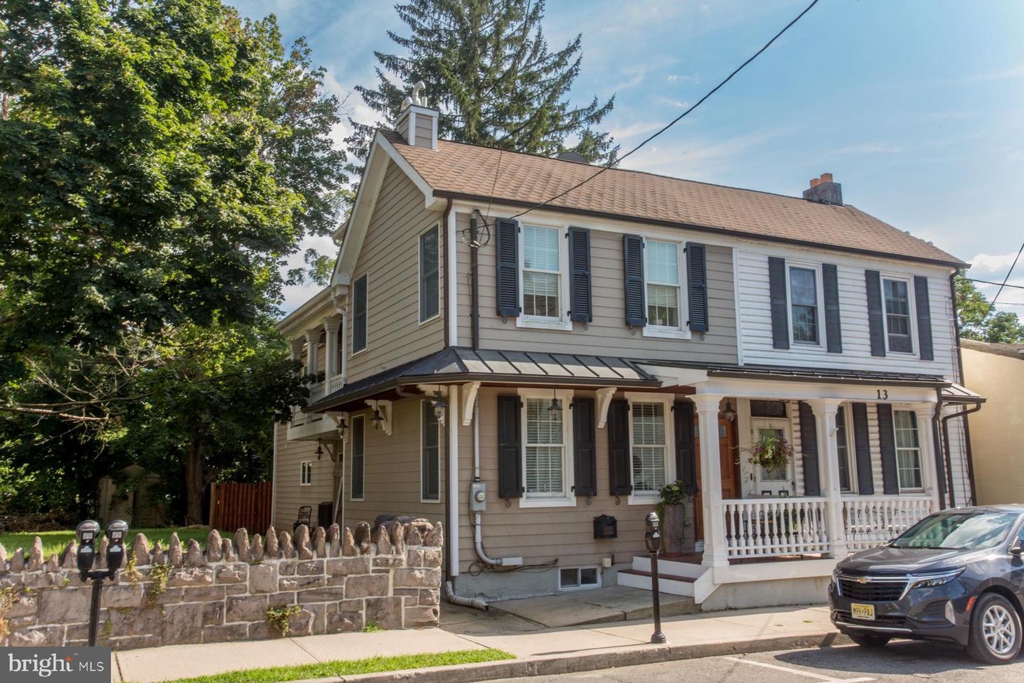 15 Ferry St