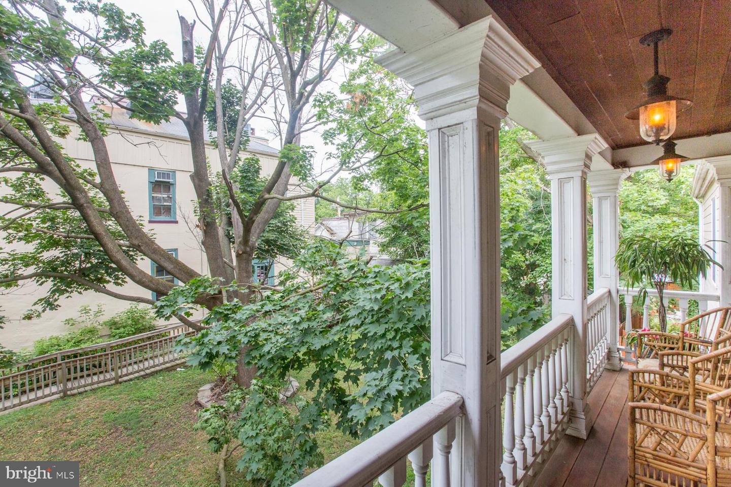15 Ferry St