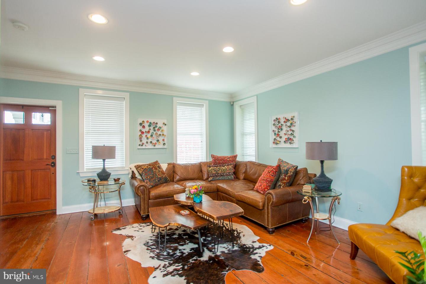 15 Ferry St