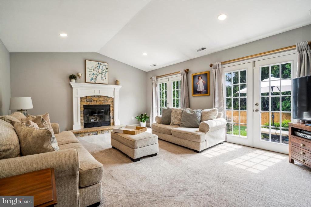 126 Hampton Dr