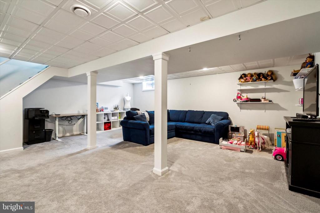 126 Hampton Dr