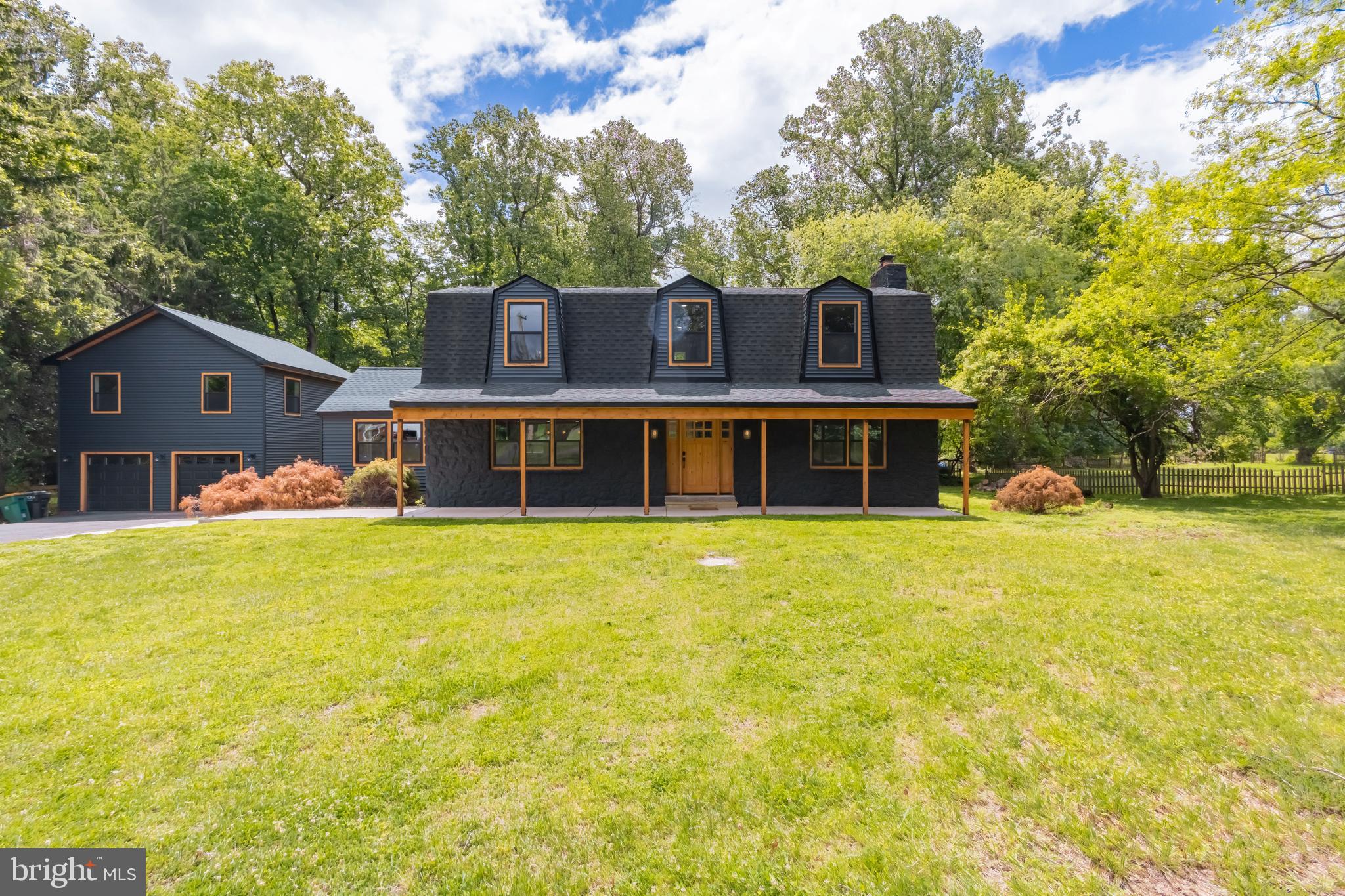 11 STOOPVILLE ROAD