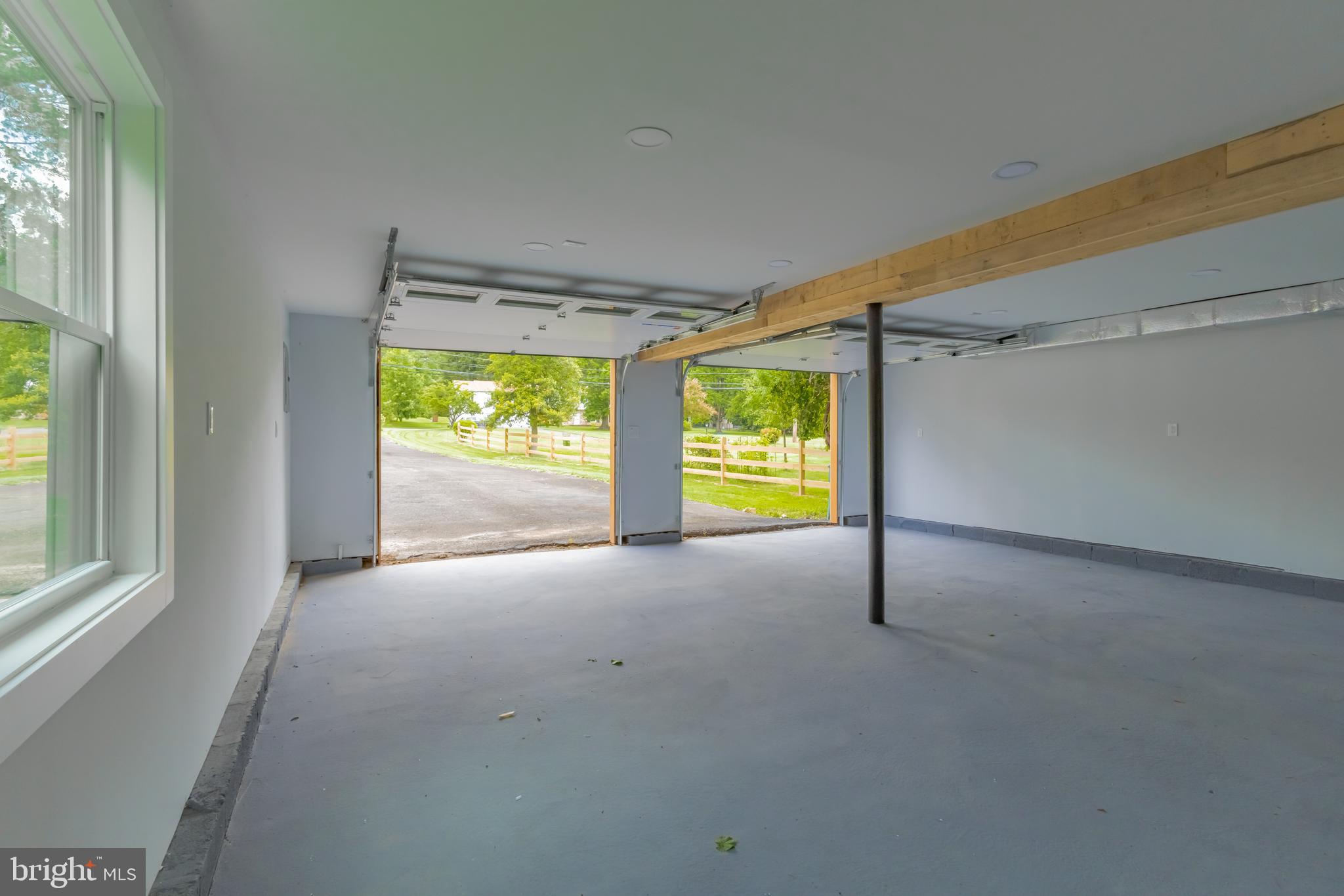 11 STOOPVILLE ROAD
