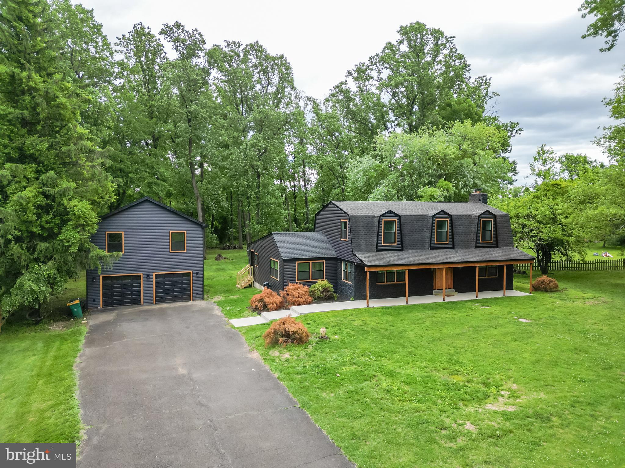11 STOOPVILLE ROAD