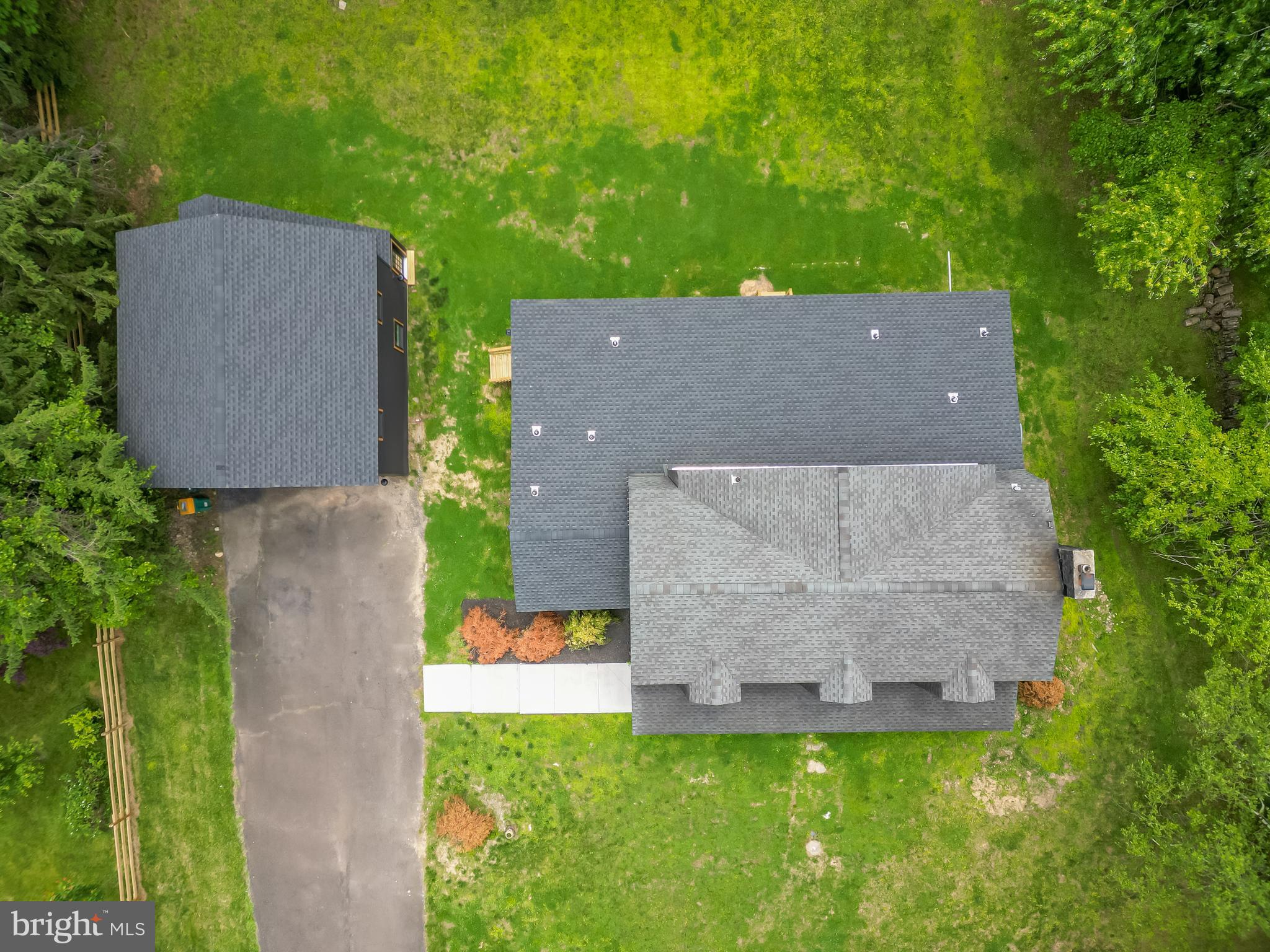 11 STOOPVILLE ROAD