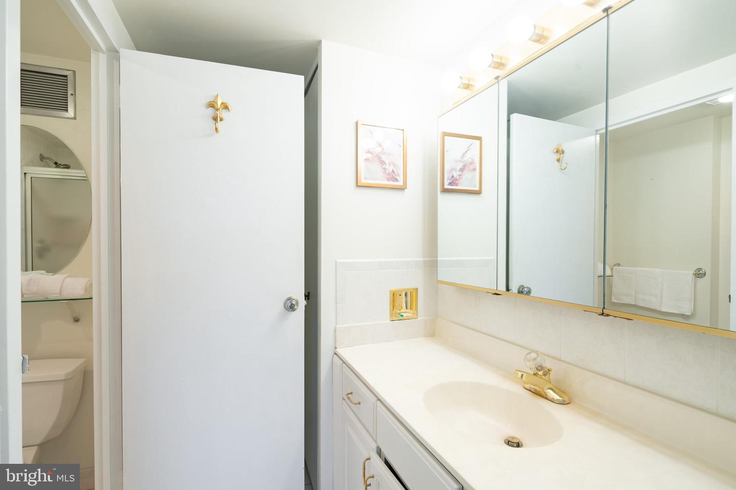 100 West Ave #627s